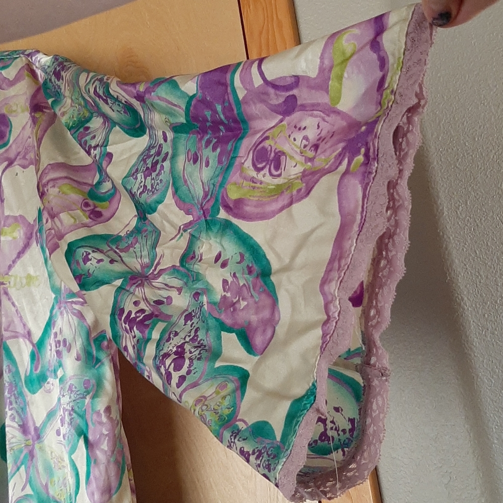 Polyester Butterfly Robe - Picture 3 of 7